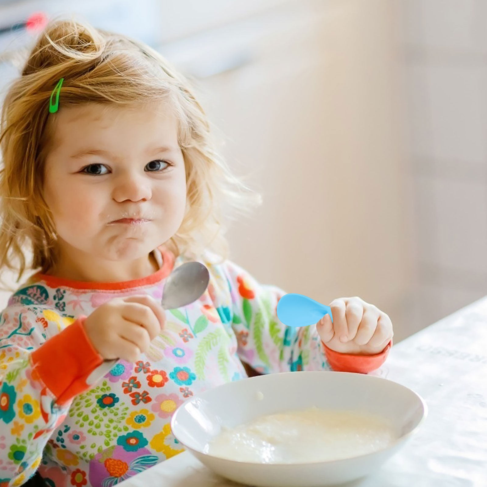 4個入りソフトシリコン製ベビーフードスクイーズスプーンアタッ - Baby Food Reusable Pouches のレビューと価格